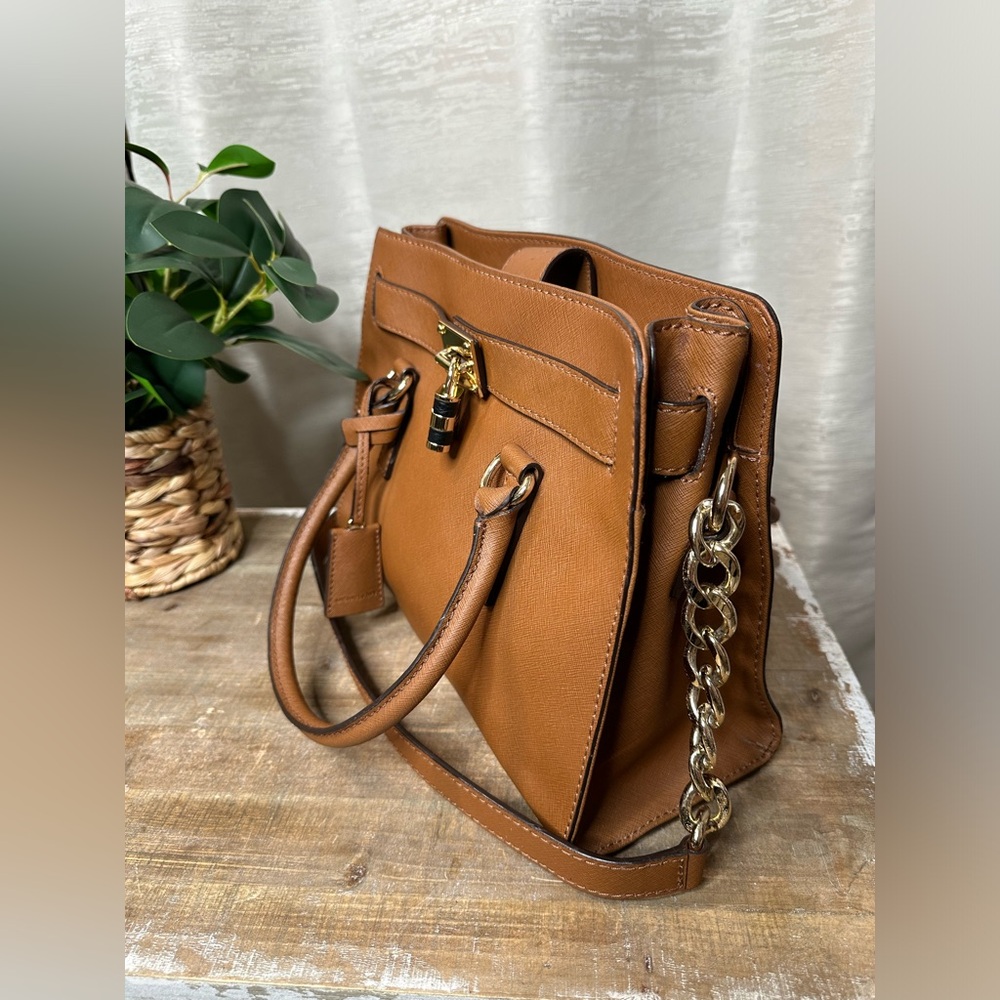 Authentic Michael Kors Hamilton Saffiano Tan Leather Sachel with lock and key - Picture 7 of 16